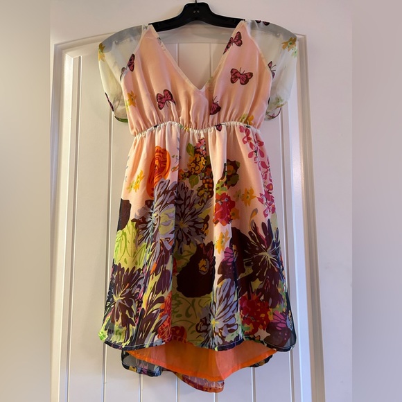 MM Couture Blouse. Floral Butterfly Tie Front, Size Small. Fully Lined. - Picture 5 of 5